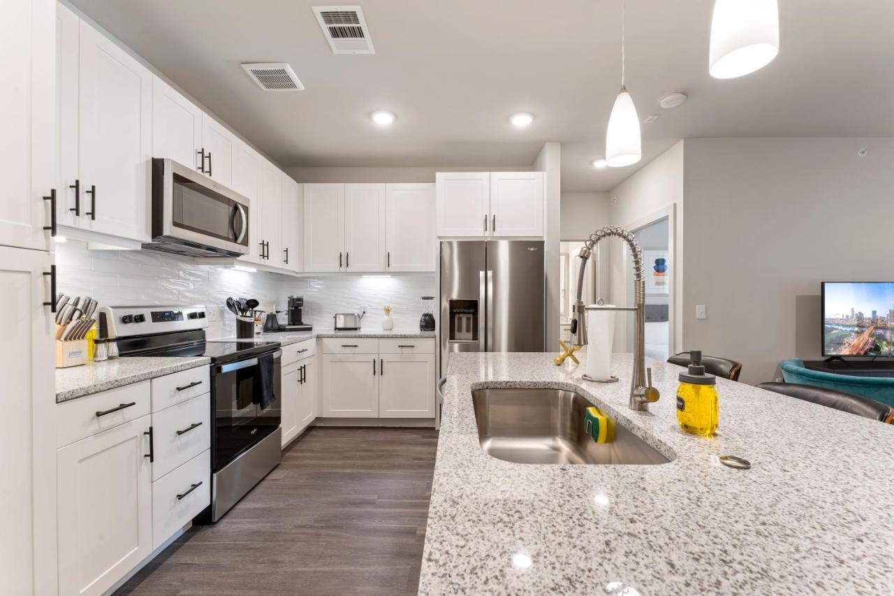 Luxury Central Apts - Free Parking, Gym, Fast Wifi Apartment Austin Exterior photo