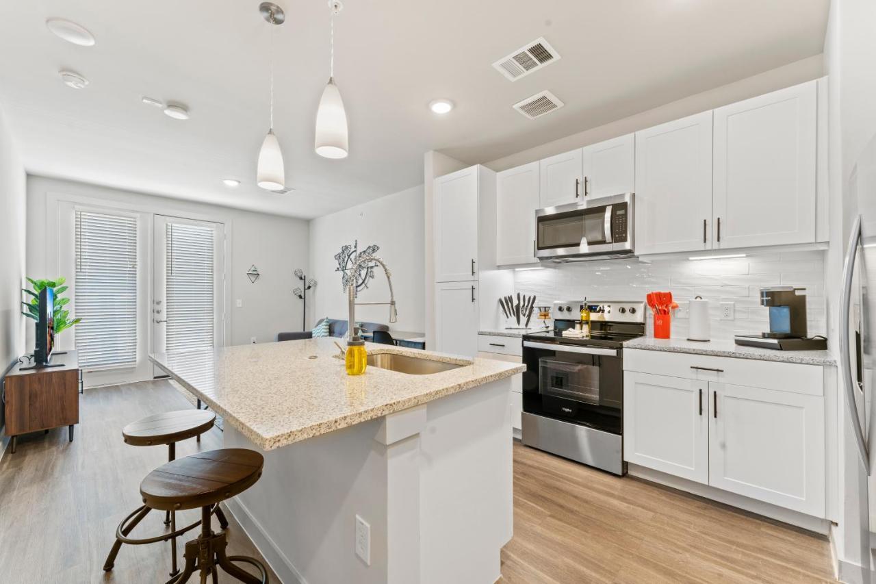 Luxury Central Apts - Free Parking, Gym, Fast Wifi Apartment Austin Exterior photo